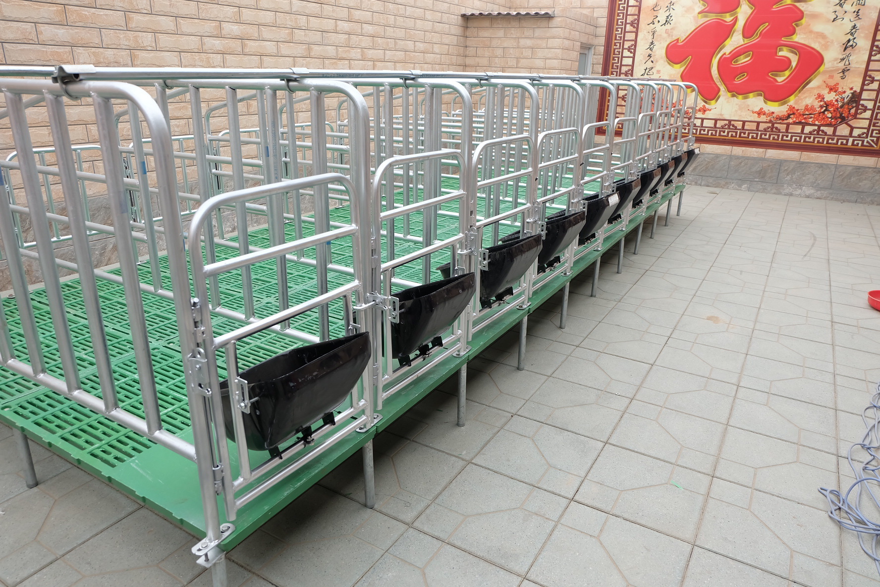 厂家批发定位栏 限位栏 母猪定位栏 母猪限位栏 热镀锌加厚定位栏