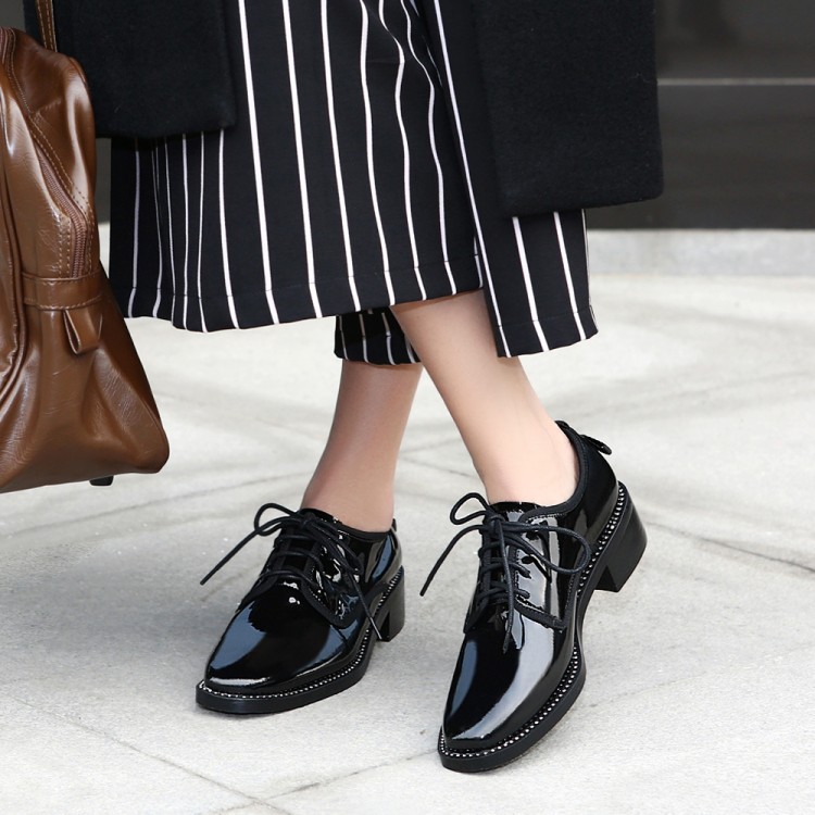 欧版小皮鞋18年初秋新款中跟系带水钻蝴蝶结方头漆皮深口单鞋女鞋
