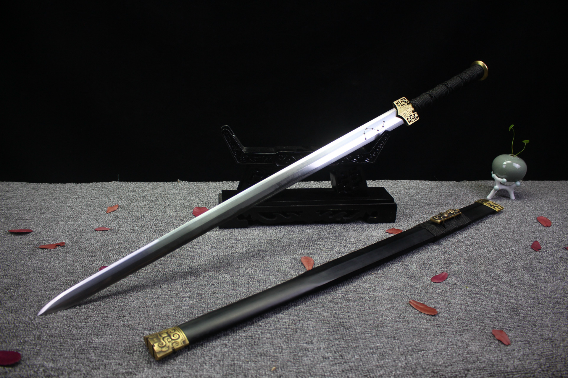 一件代发龙泉刀剑七星汉剑八面弹簧钢长剑硬剑唐剑厂家直销未开刃