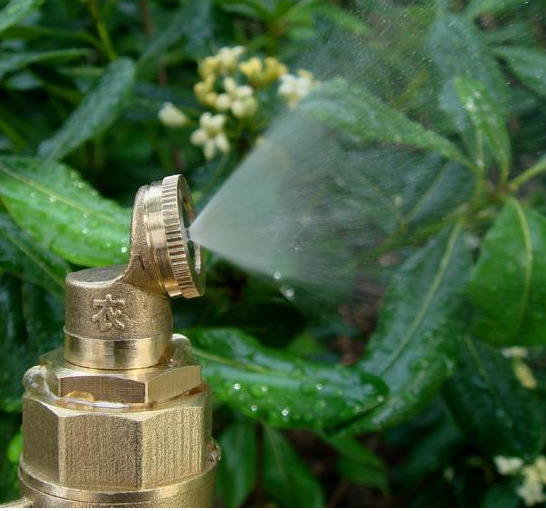 2分4分全铜多头低压雾化农用喷雾器喷头园林雾化加湿单边折射喷淋