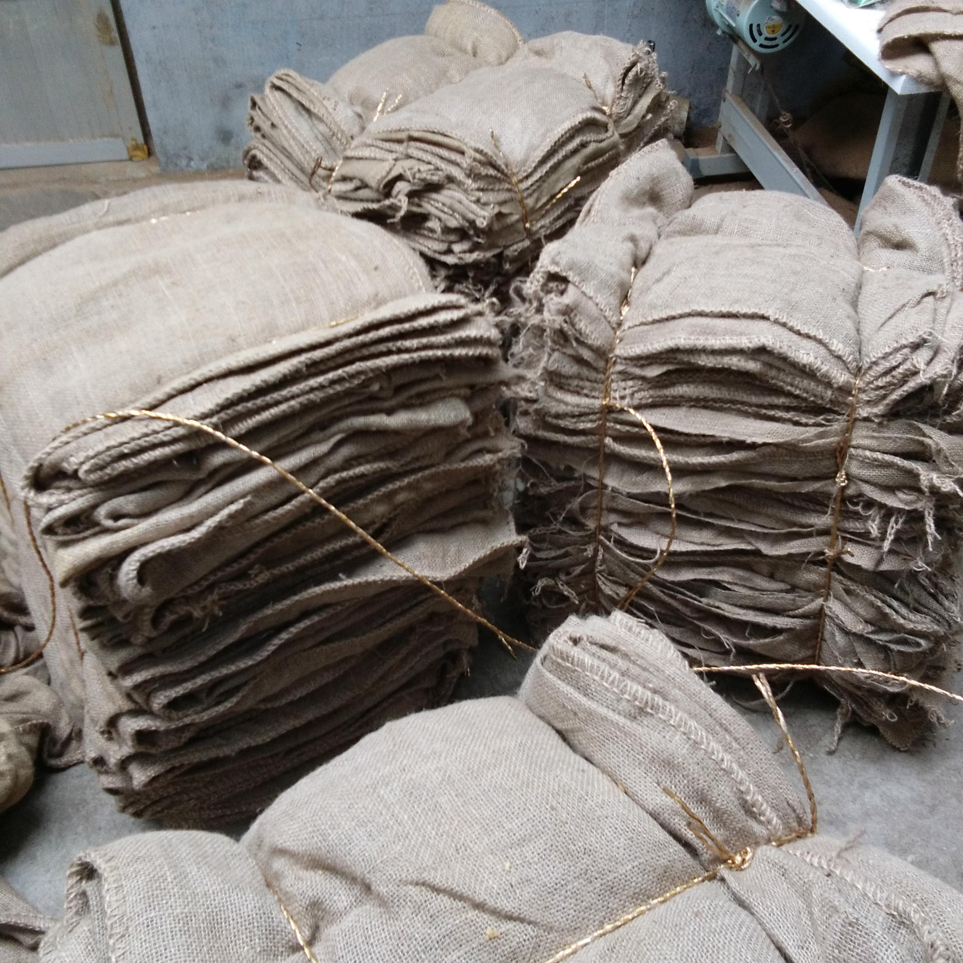 厂家供应防洪防汛麻袋 九成新麻袋 黄麻袋粮食麻袋 麻袋107*70cm