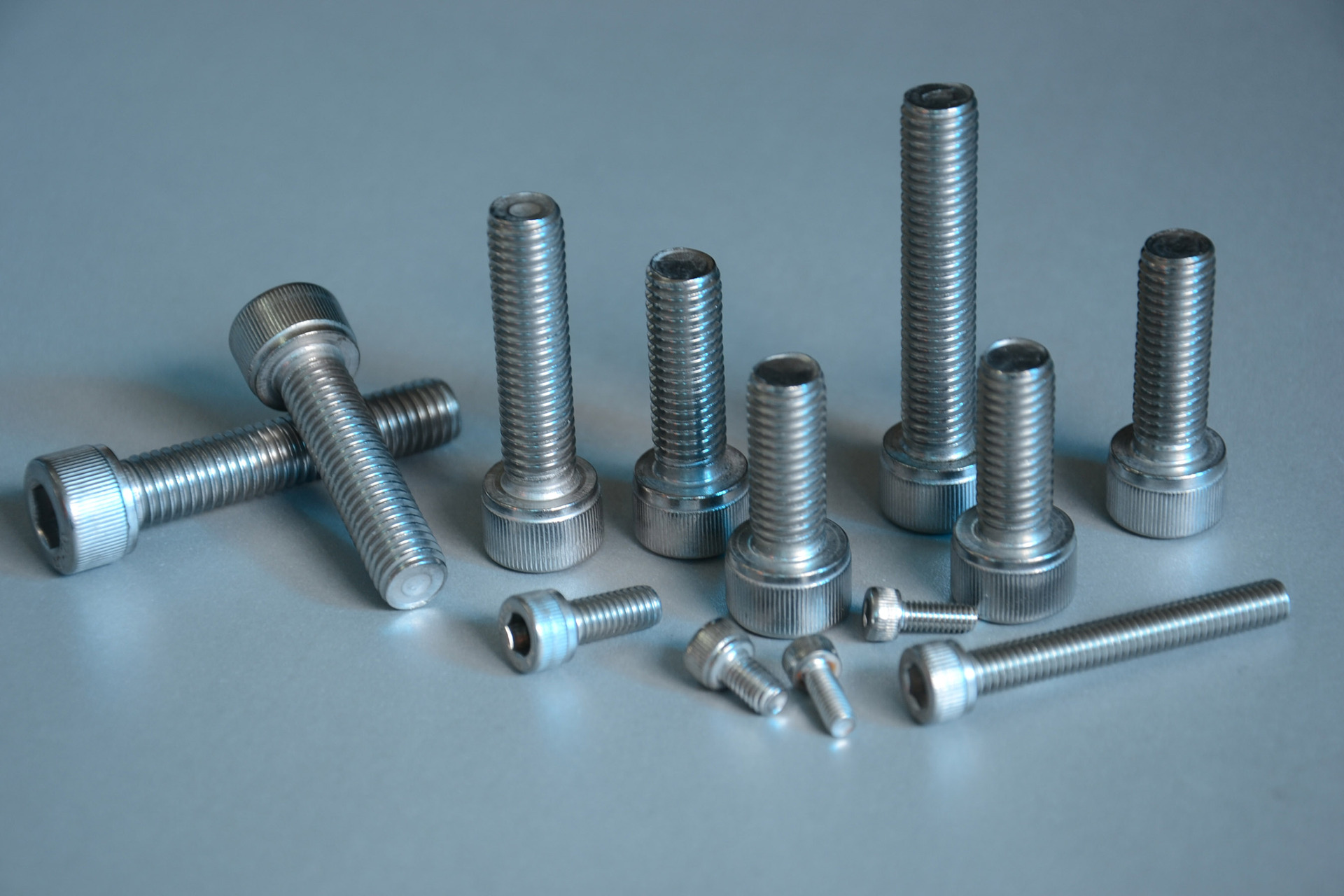 如何快速分辨螺丝紧固件的表面缺陷?