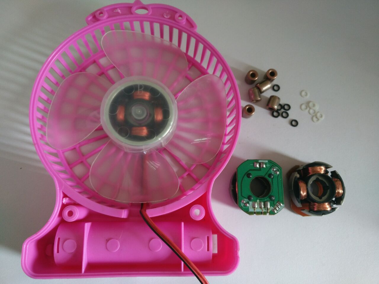 供应迷你风扇电机小风扇马达手持小风扇配件电机厂家