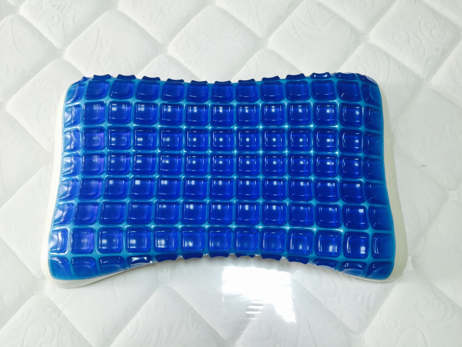 至尊凝胶枕 超厚凝胶片 冰爽枕 降温枕头 夏季专用记忆枕系列