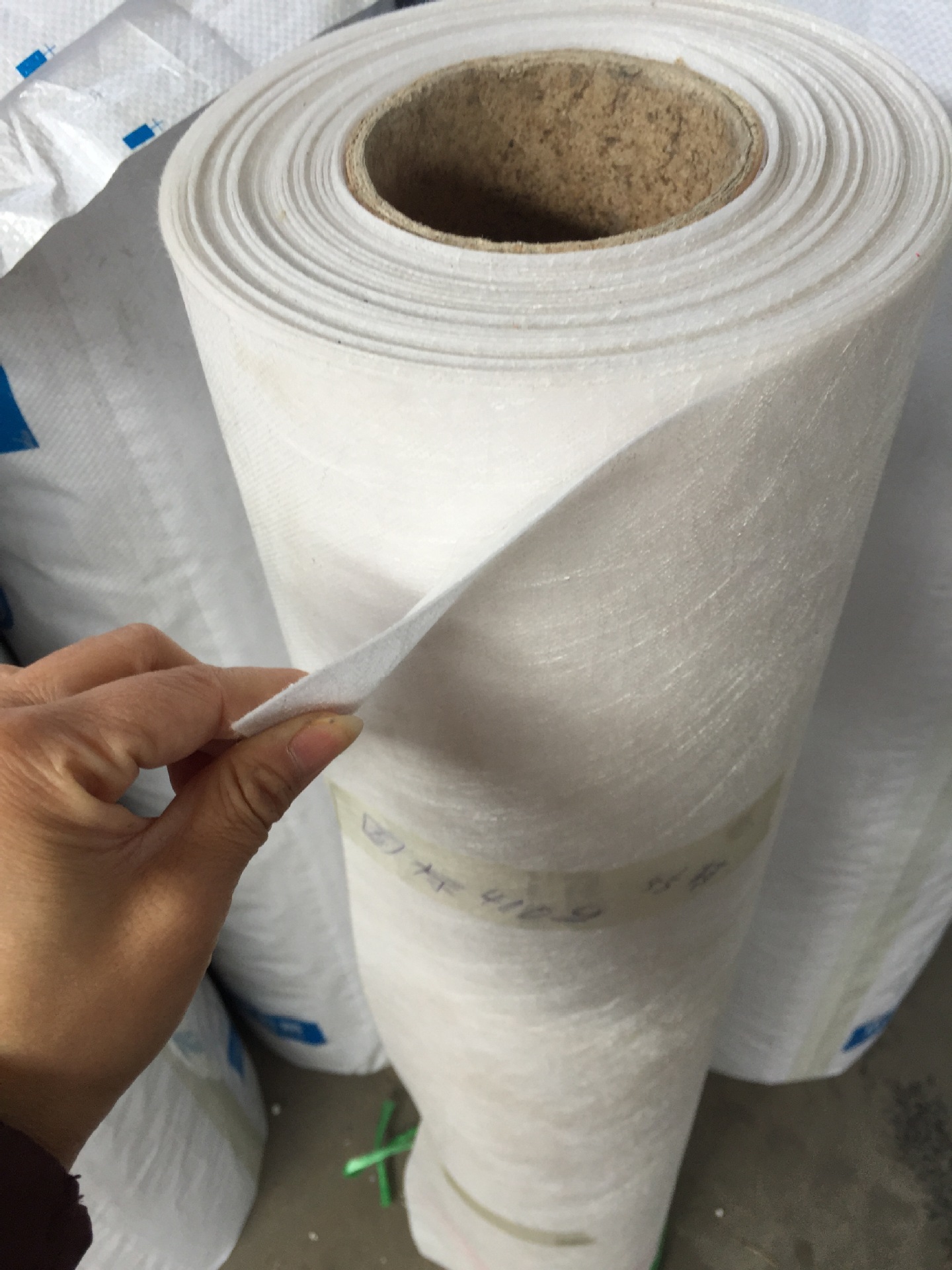 厂家供应丙纶布防水材料 聚乙烯丙纶防水卷材200g 卫生间地面防水
