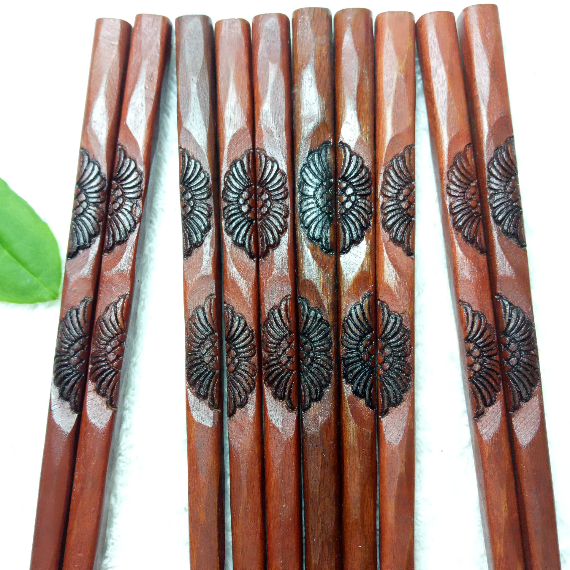 批价木制筷子手工雕刻花卉图案实木筷日式创意尖头筷可定制