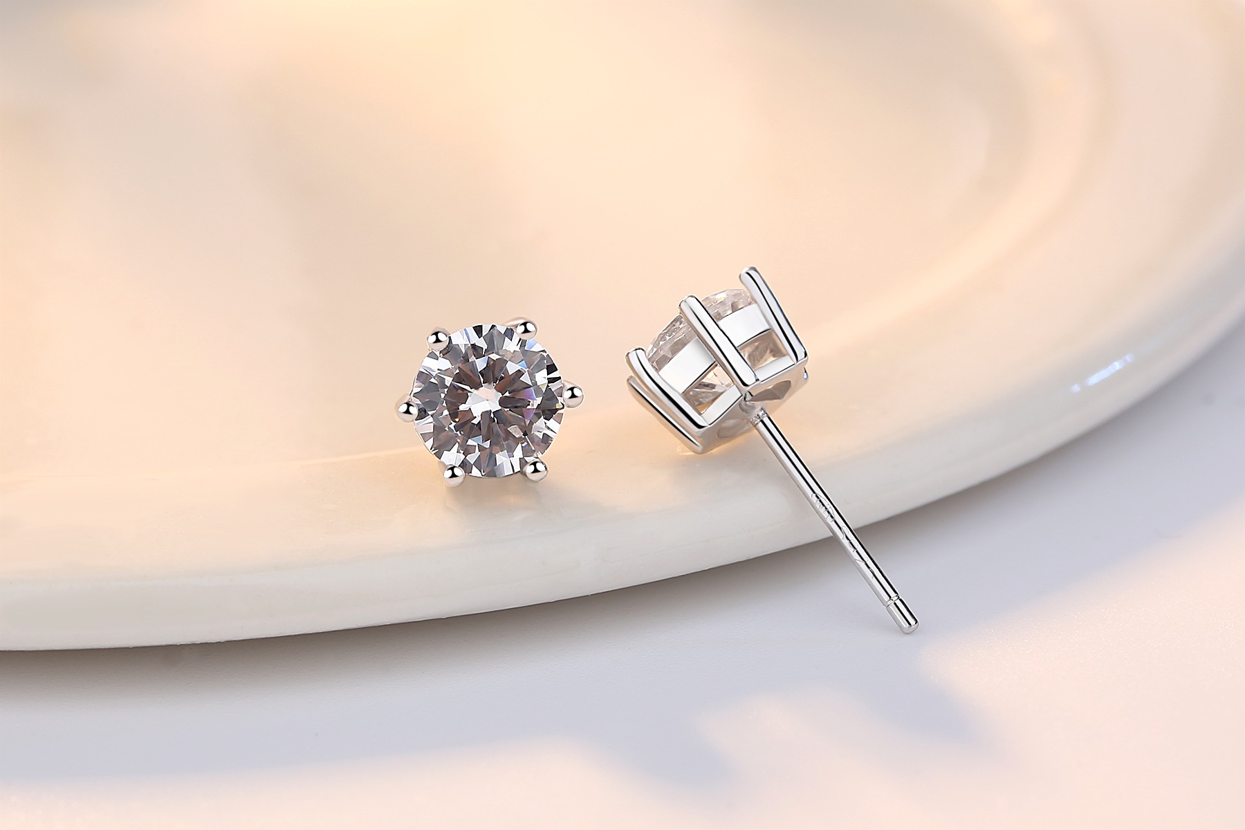 唯华s925纯银耳钉六角爪镶银耳钉韩国饰品纯裸钻女耳饰银针 批发