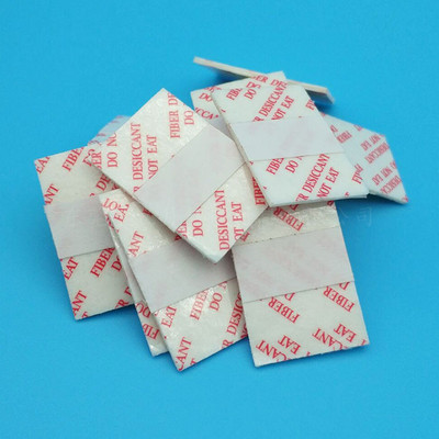 厂家供应3*2cm覆膜纤维干燥剂电子线路版防潮干燥片带双面胶现货