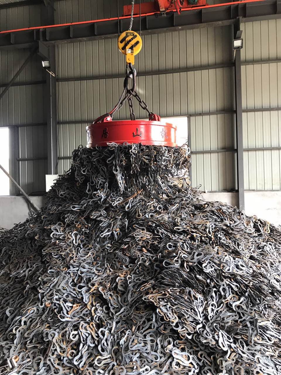 销售起重机电磁吸盘起重机吸盘定制抓挖机吸盘高频强磁质量上乘