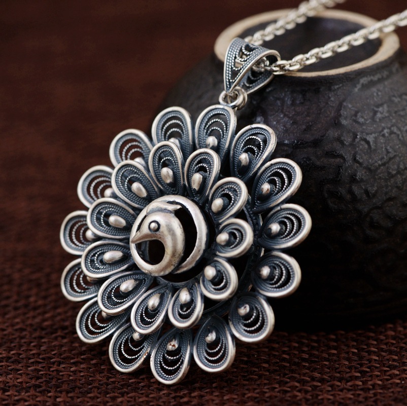 金鹿王足银s990复古泰银工艺花丝吊坠批发女款圆牌孔雀开屏银项坠