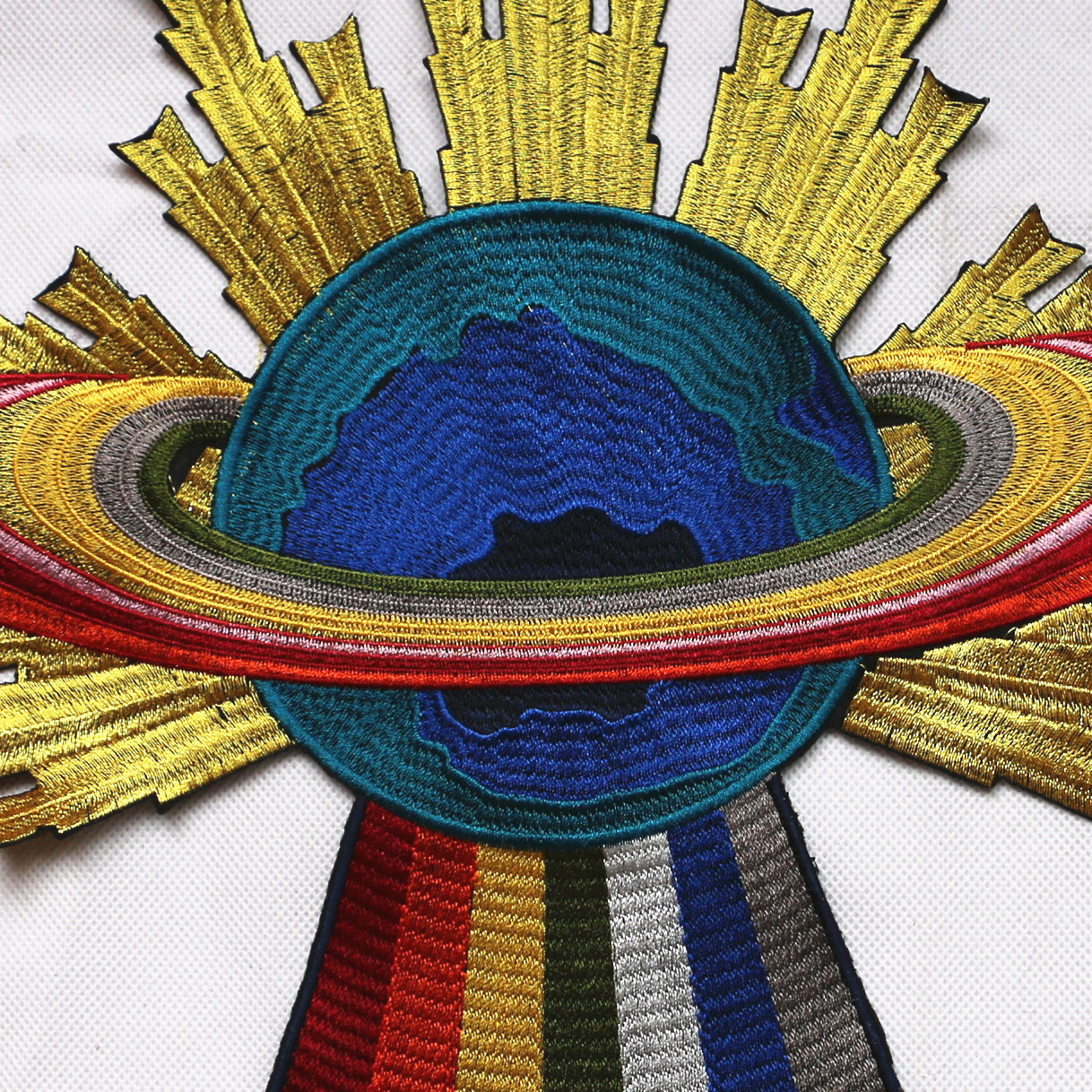 新款金线地球电脑绣花服装辅料衣服时尚布贴装饰刺绣补丁百搭贴布