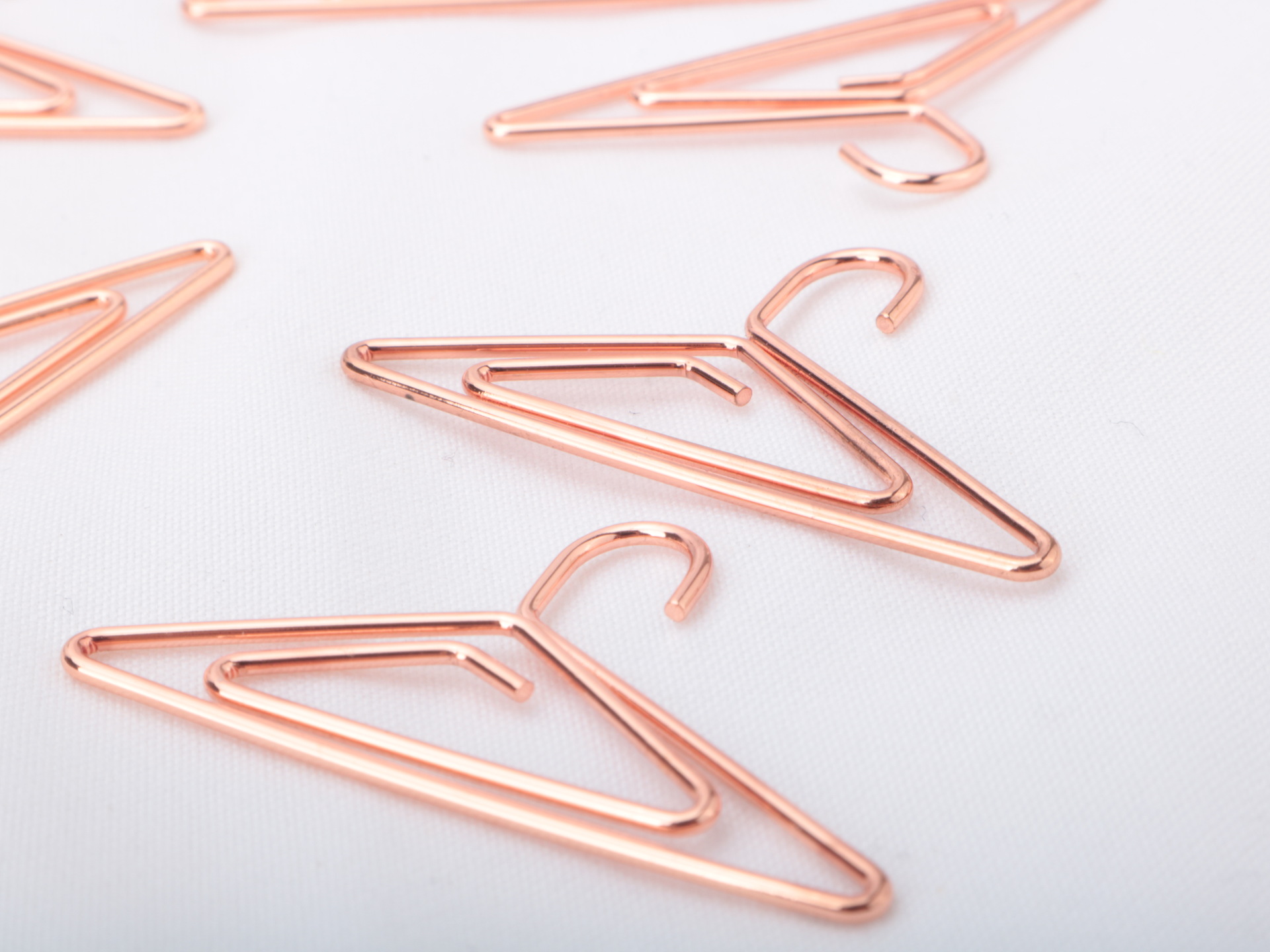 正旗玫瑰金小衣架回形针 定制金属曲别针 办公财务手账用品 现货