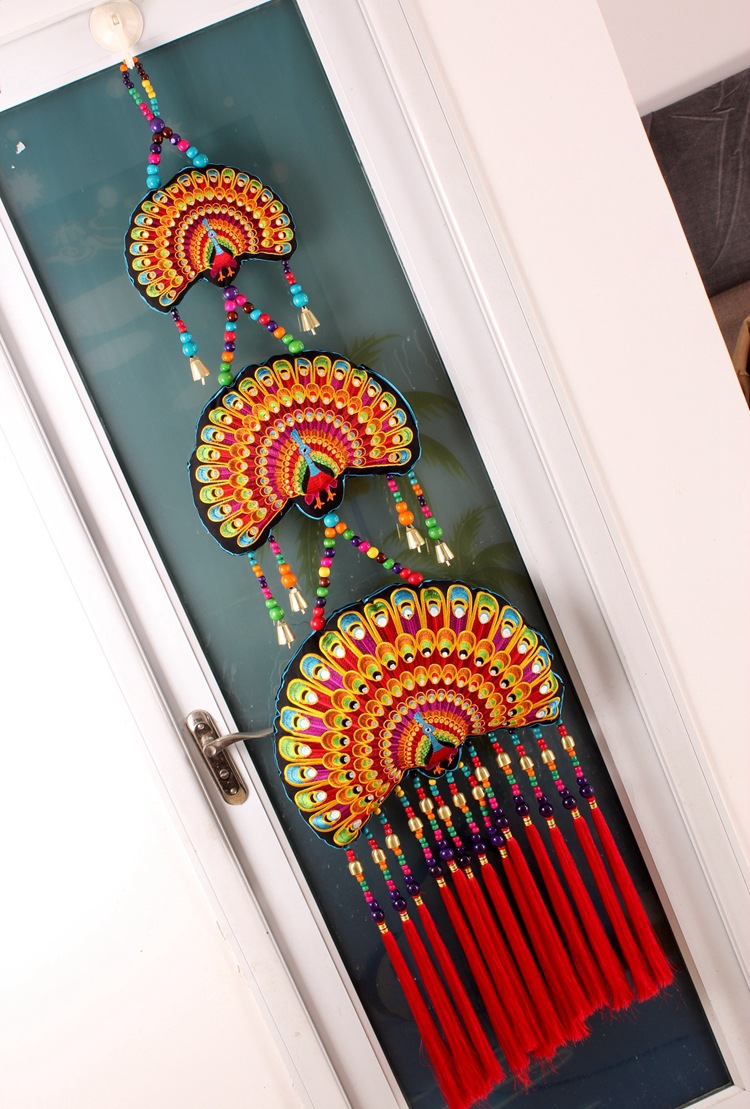 创意民族风刺绣挂件客厅墙壁孔雀挂画装饰墙上春节喜庆家居红壁挂