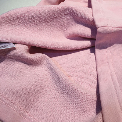 精致小众线~~特别的小粉 秋天搭配在帽衫里面也好看哈