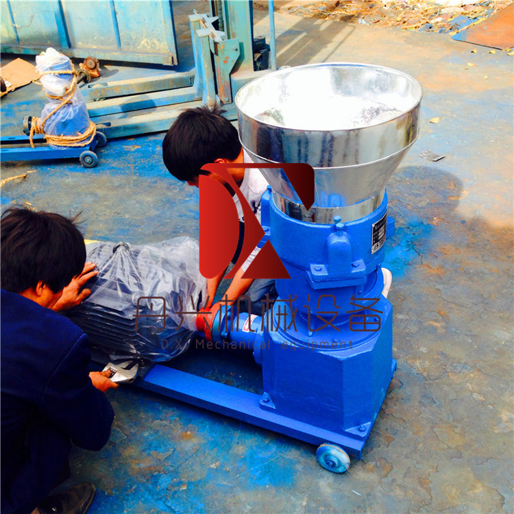 饲料压制颗粒原理_饲料颗粒制粒机_饲料颗粒机
