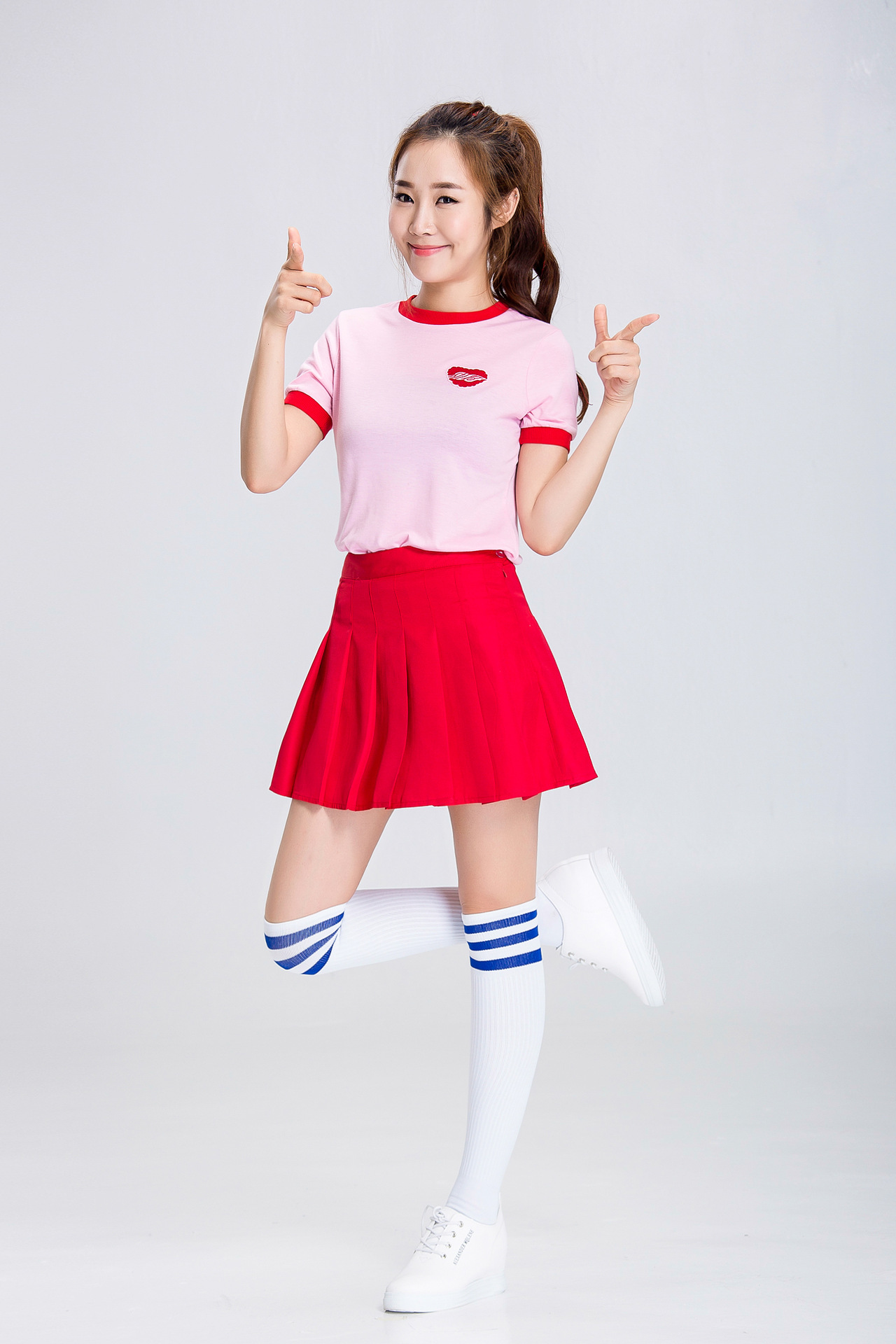 校运会新款女生啦啦操表演服装健美操舞蹈演出服中学生拉拉操服装