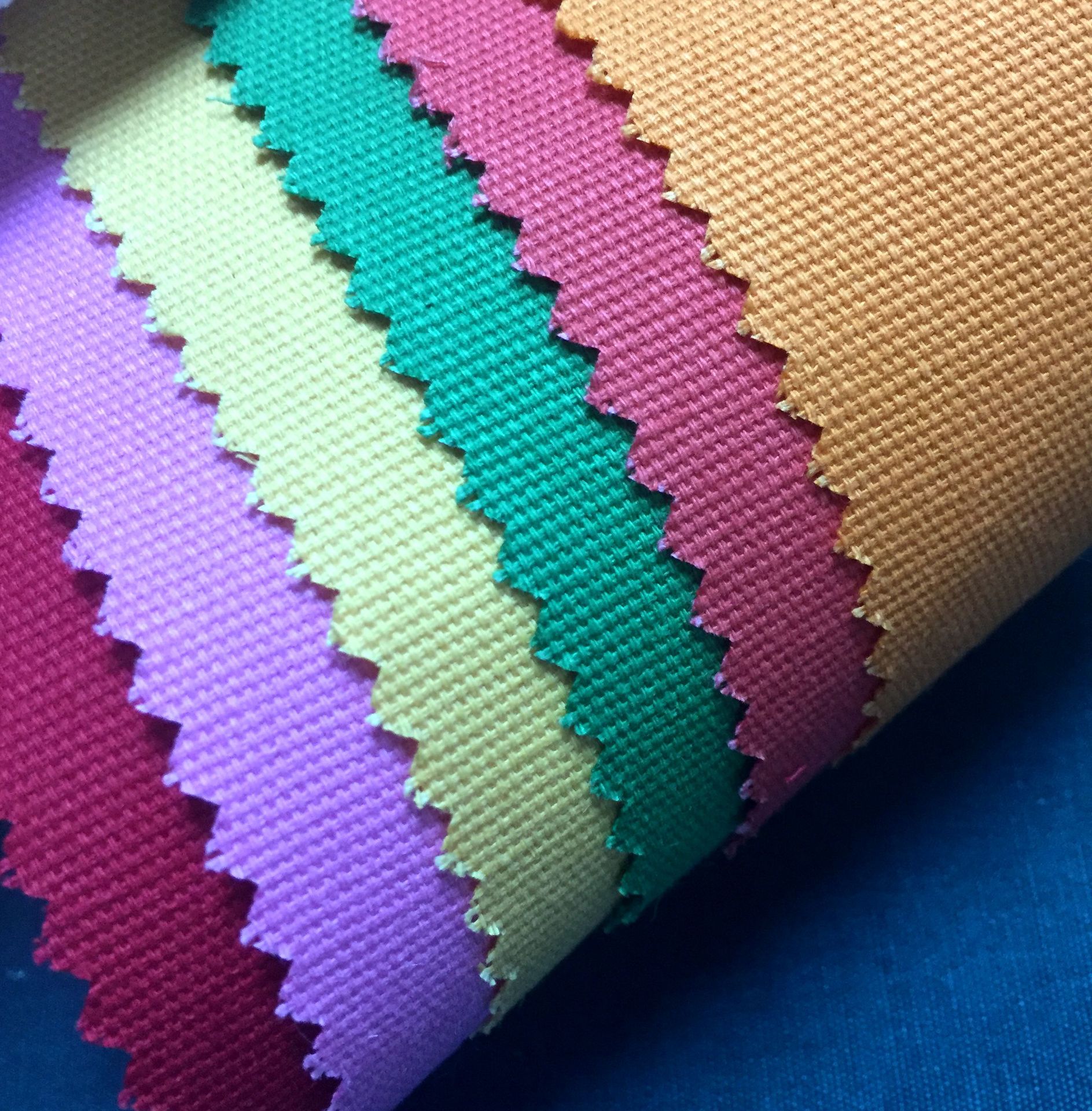 厂家现货 小马丁布 休闲裤装面料 纯棉平纹帆布布料 珠帆布108*48