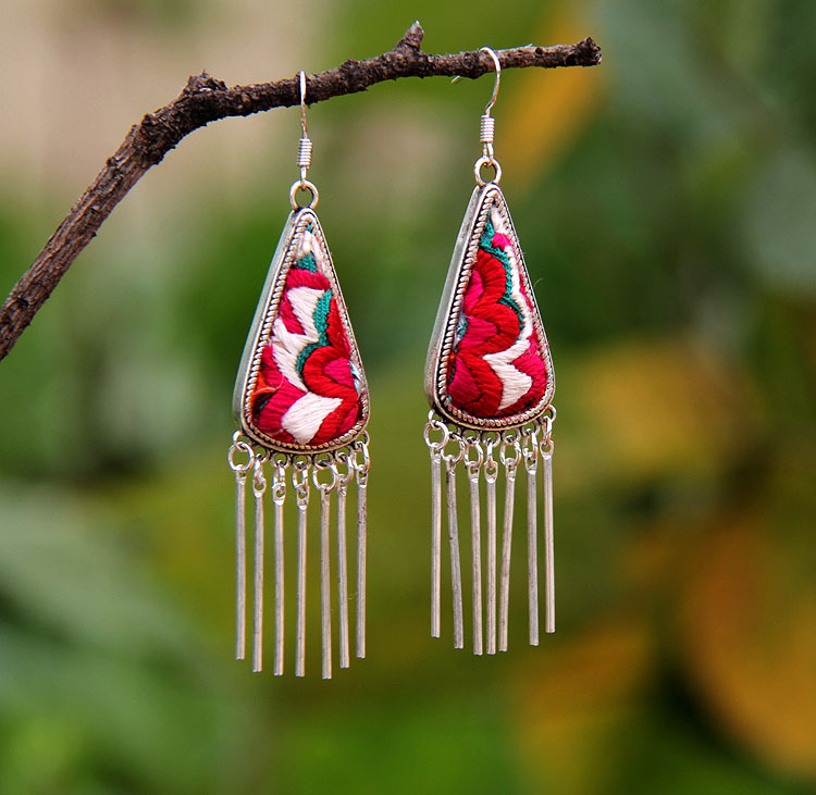 2成交2745对云南民族风手工耳环批发 中号复古民族三角苗绣耳环