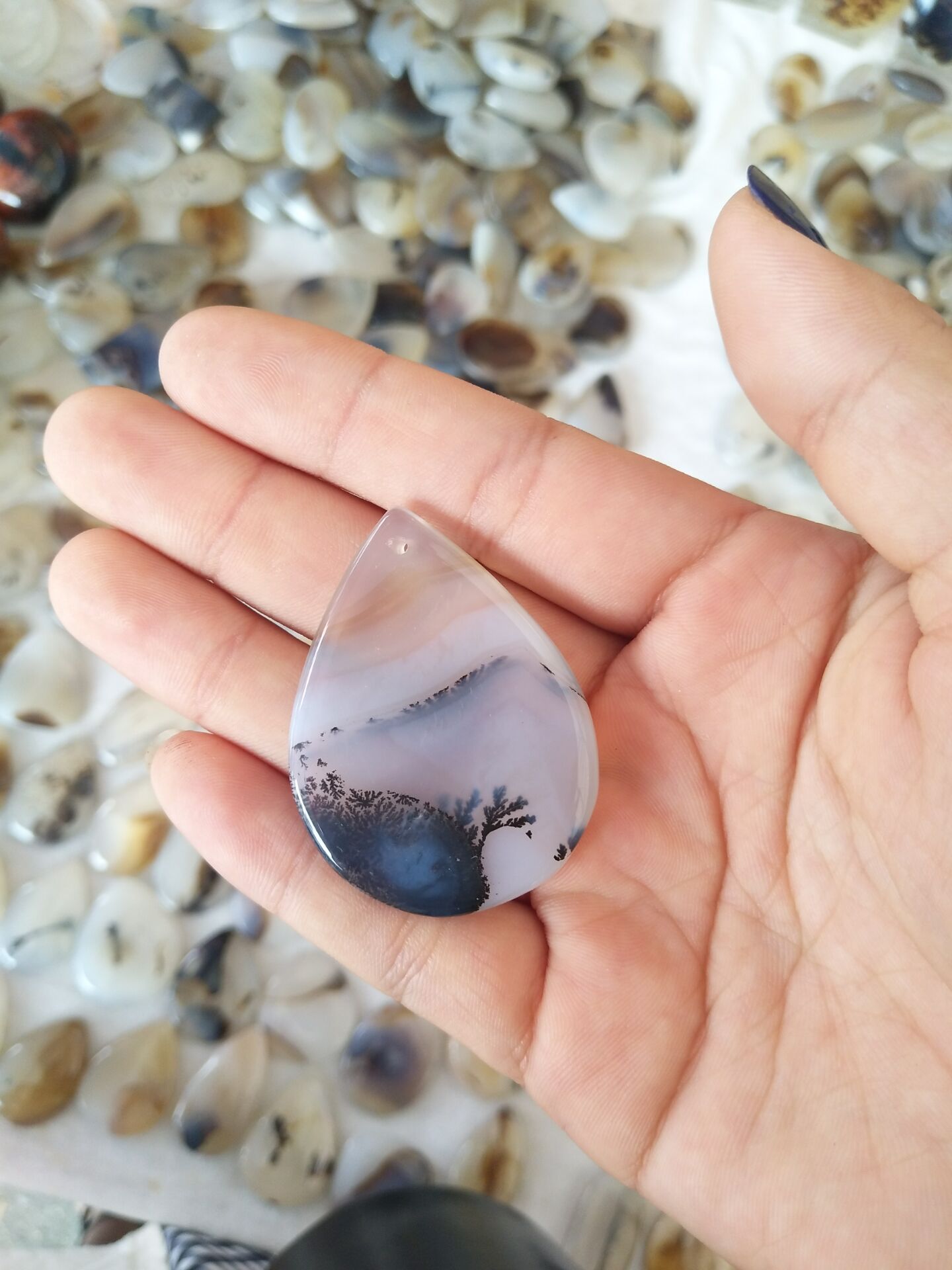 厂家批发天然海洋玉髓吊坠冰种水草玛瑙吊坠原石挂坠