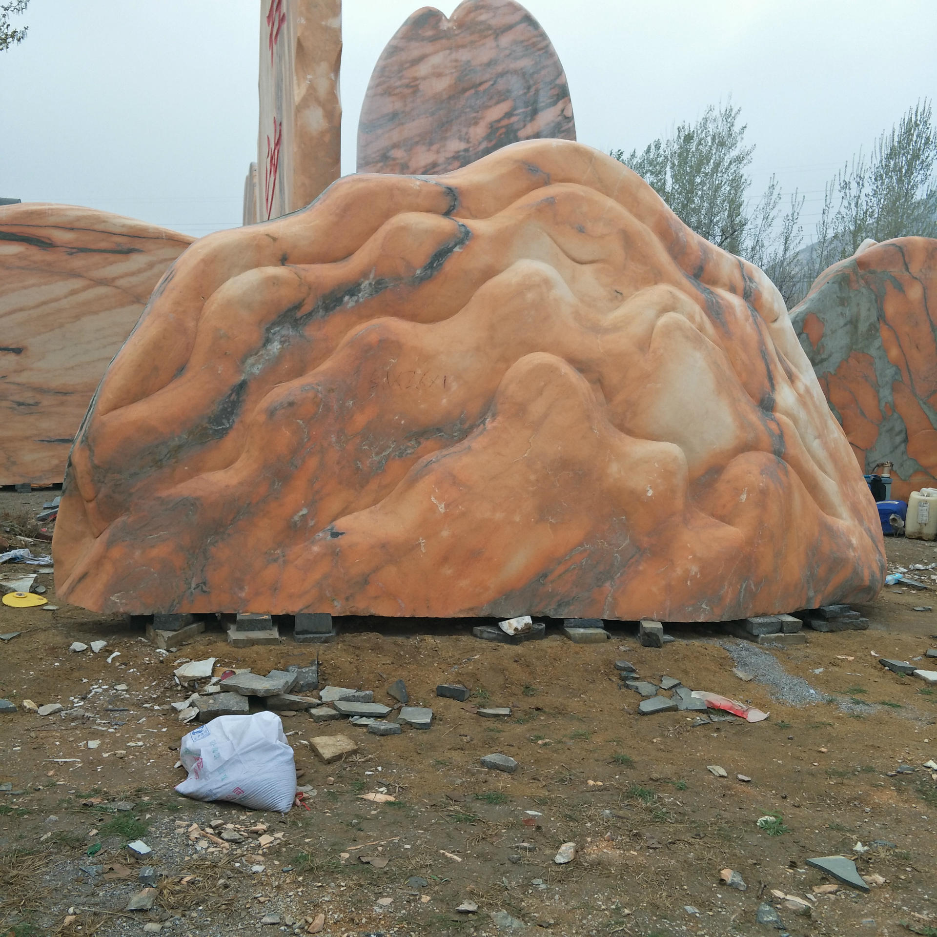 厂家供应风景石石雕晚霞红景观石天然刻字石园林公园摆件