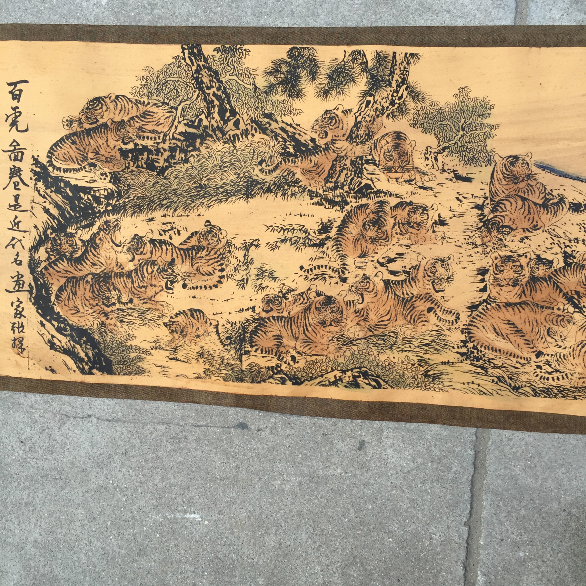 古玩批发复古装饰画仿古字画长卷古画绢布画百虎图已装裱