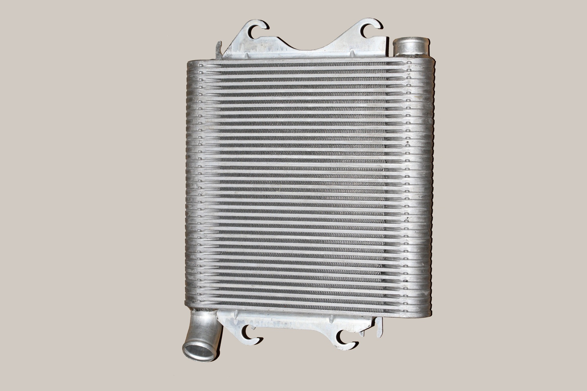 大众汽车散热系中冷器