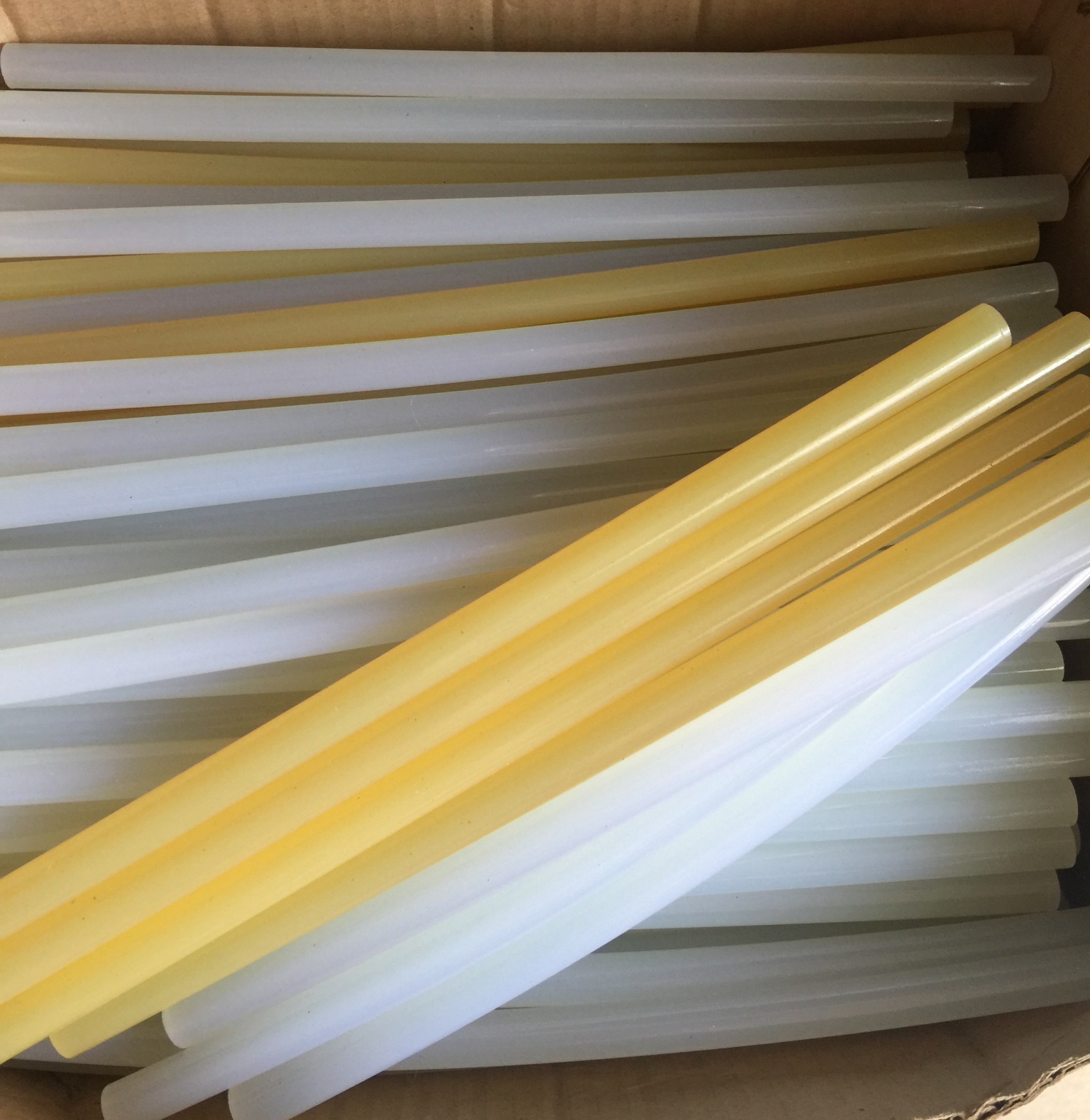 批发透明胶棒 黄色胶棒 热熔胶棒环保热熔胶半透明 粘性好