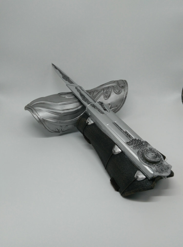 刺客信条4 神刃ezio cosplay道具1:1 袖中剑 袖箭可弹射道具模型