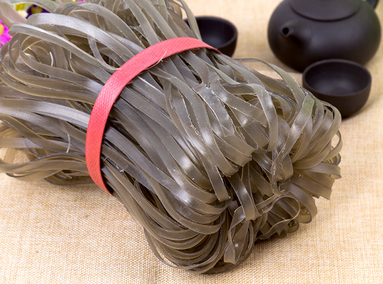 厂家供应精制红薯扁粉 粉条 20斤/袋 湖南祁东特产麻辣烫干制宽粉