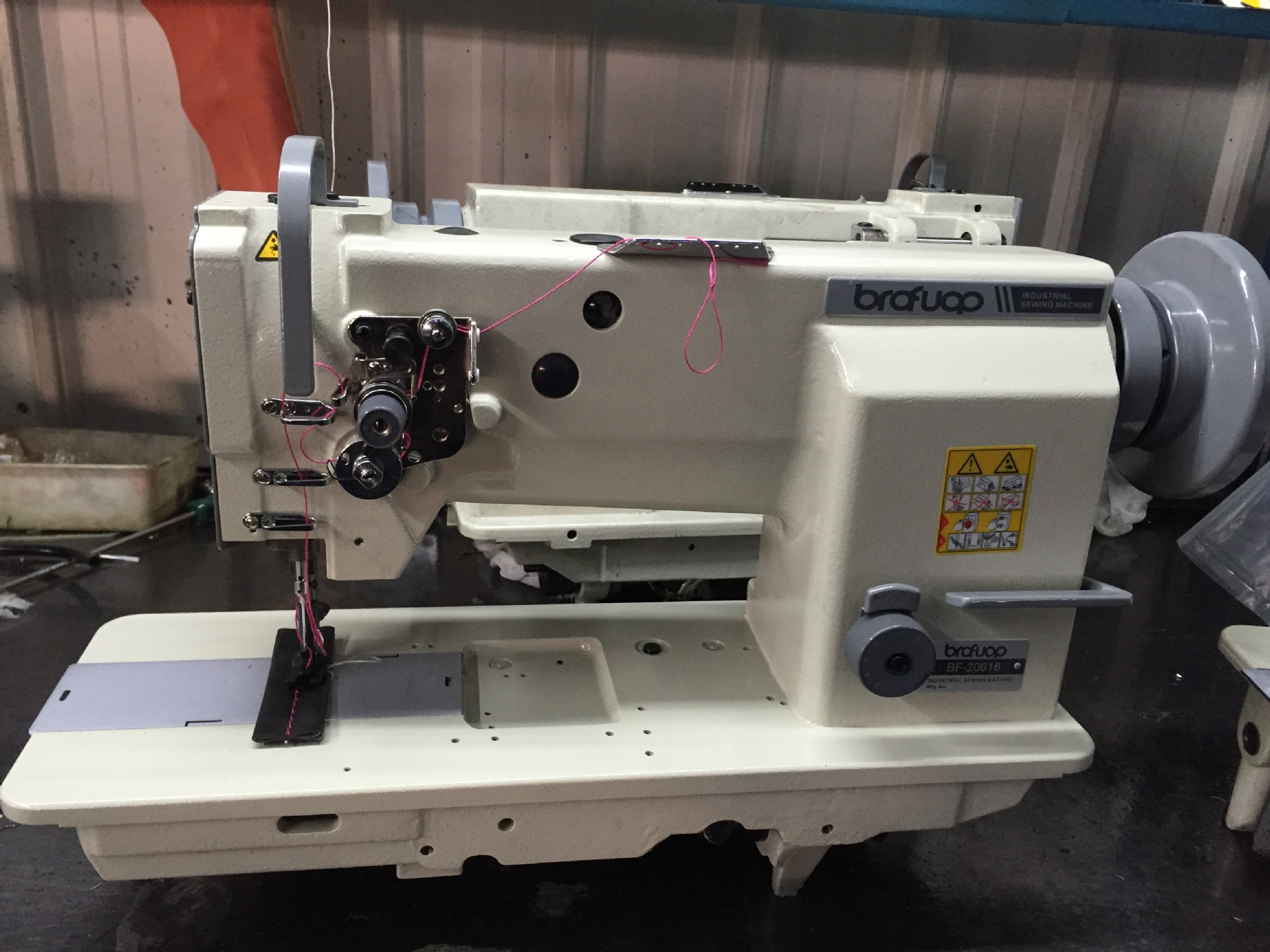 海菱款 20618双针三同步 单针双针机 厚料平缝机 工业缝纫机