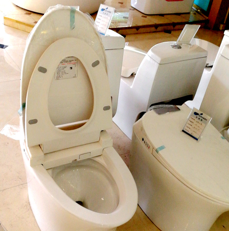 别墅酒店陶瓷马桶厂家批发恒温超旋节水一体式国际标准智能坐便器