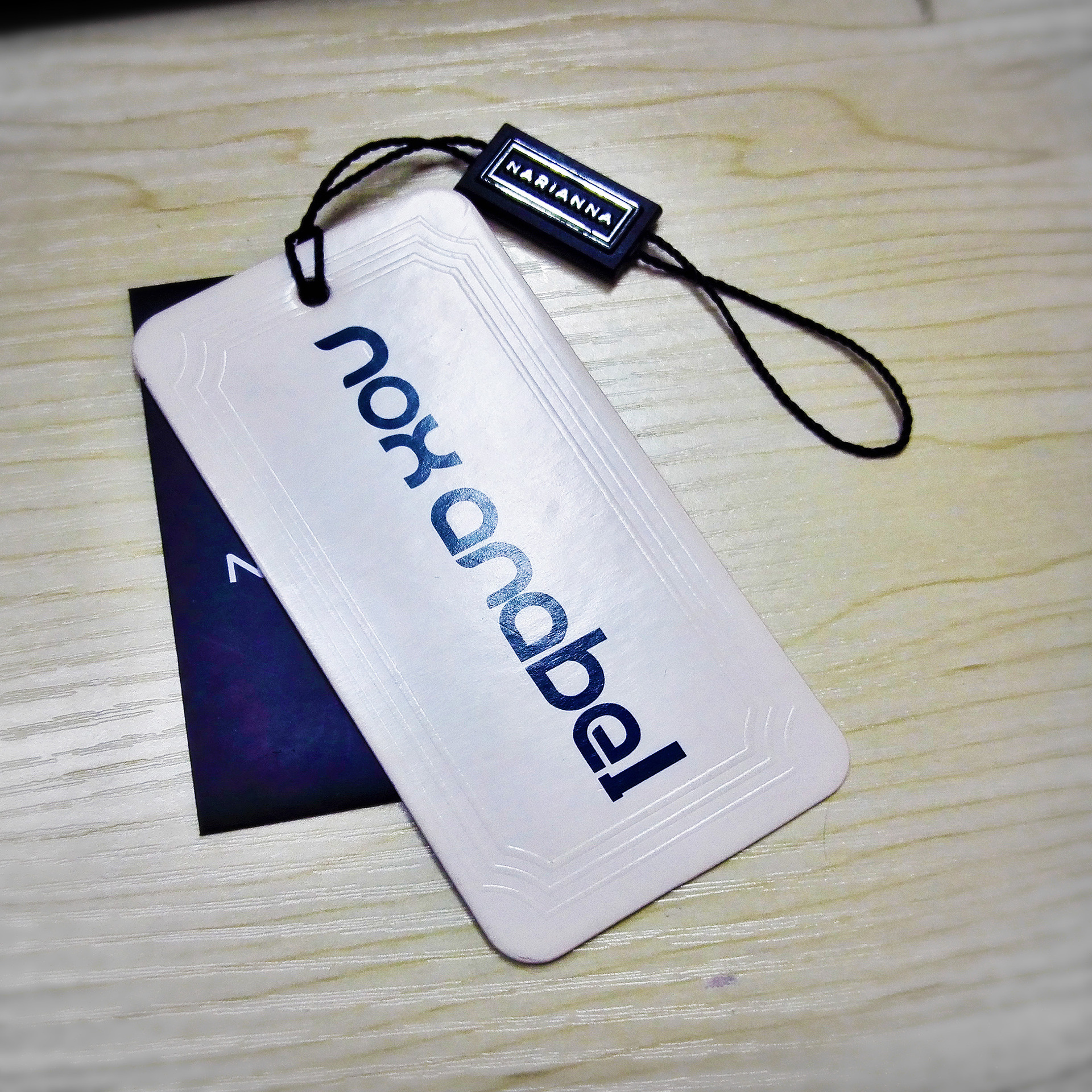 精美吊牌品牌通用 服装吊牌  uv烫金凹凸工艺 免费设计排版