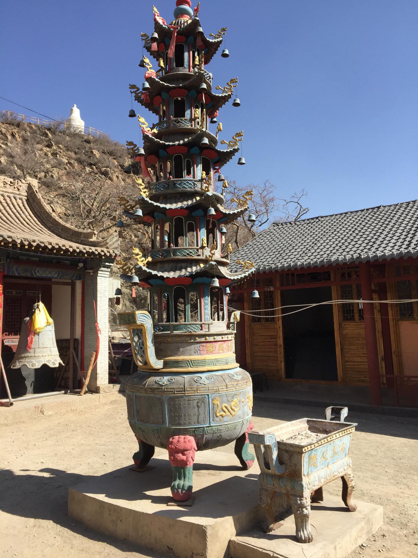 领略西夏开国皇帝建造的避暑宫苑滚钟口风景区