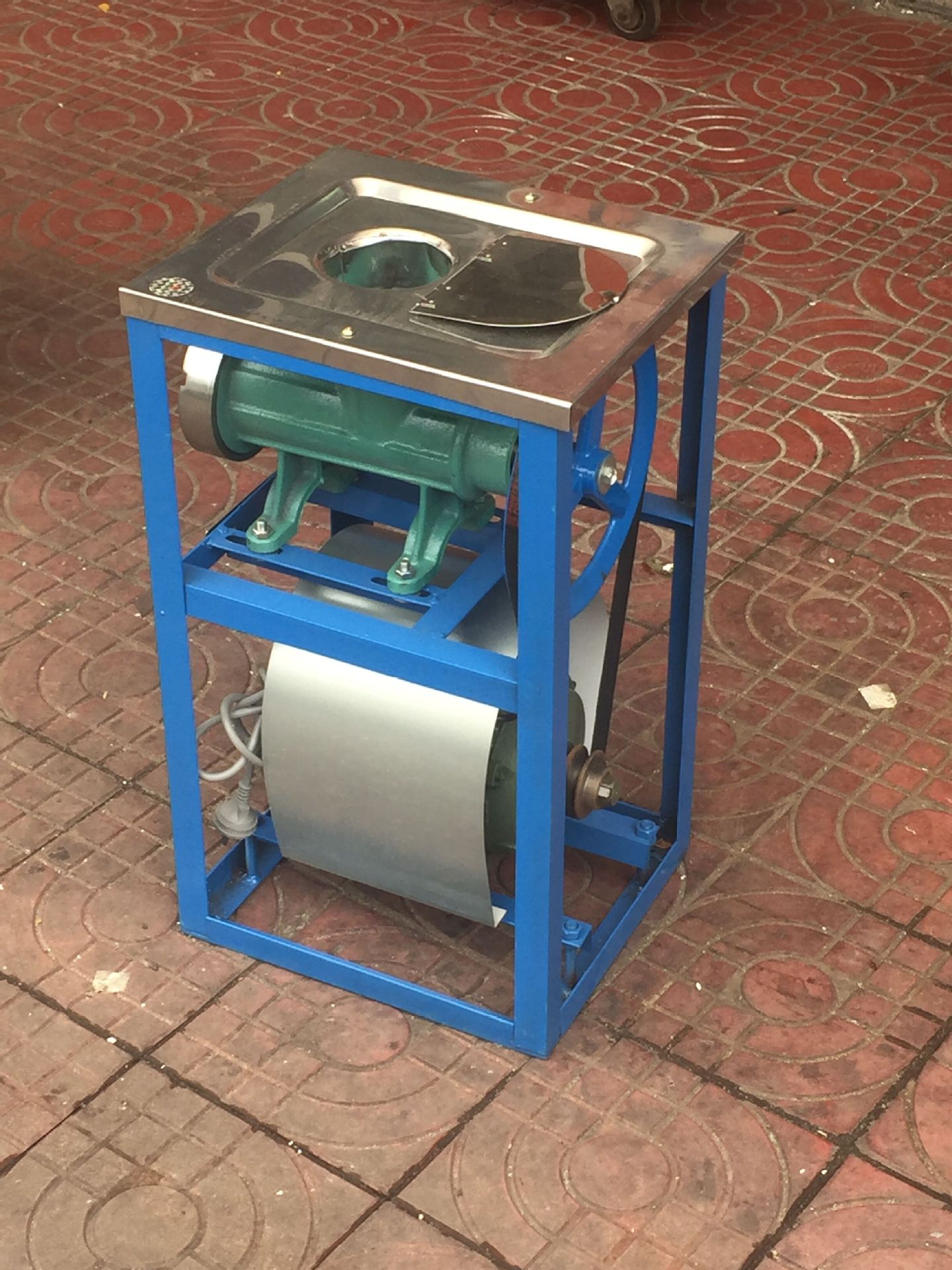 新品32绞肉机 家用 商用商用碎骨机 绞肉机 多功能铸铁绞肉机