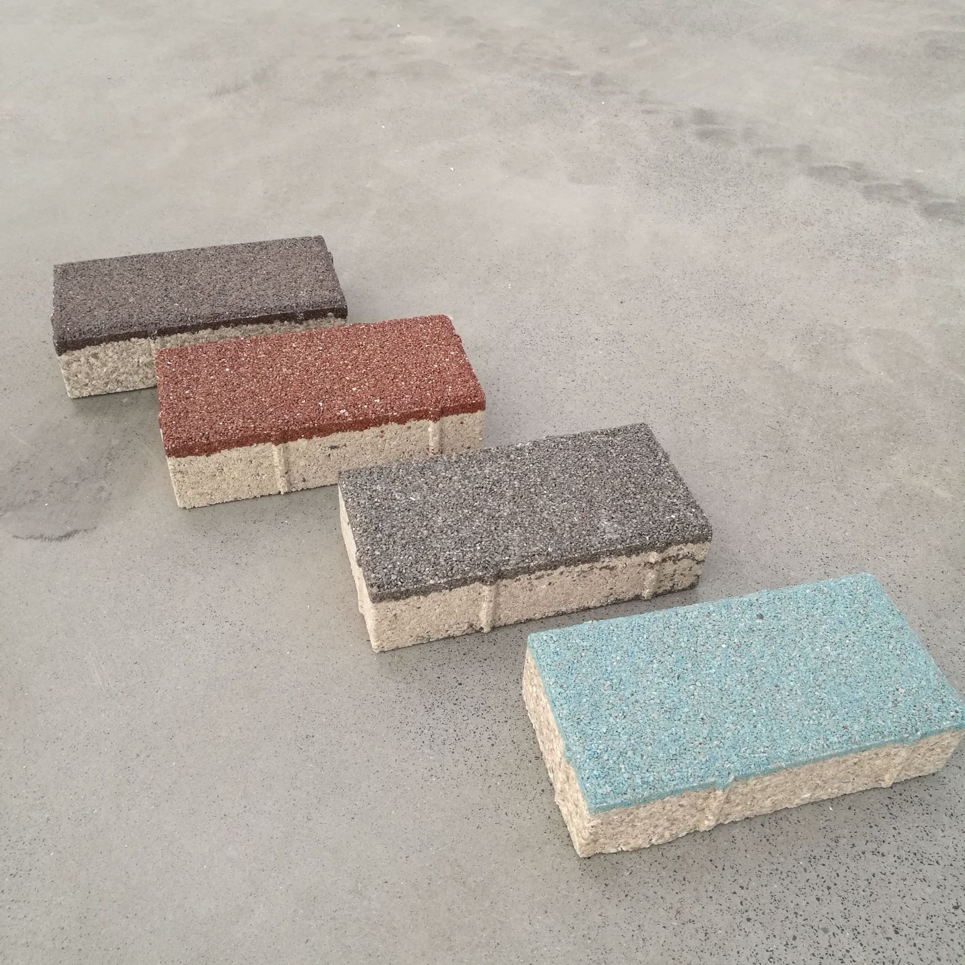 6cm透水砖环保渗水路面砖海绵透水砖城市建设陶瓷颗粒透水砖