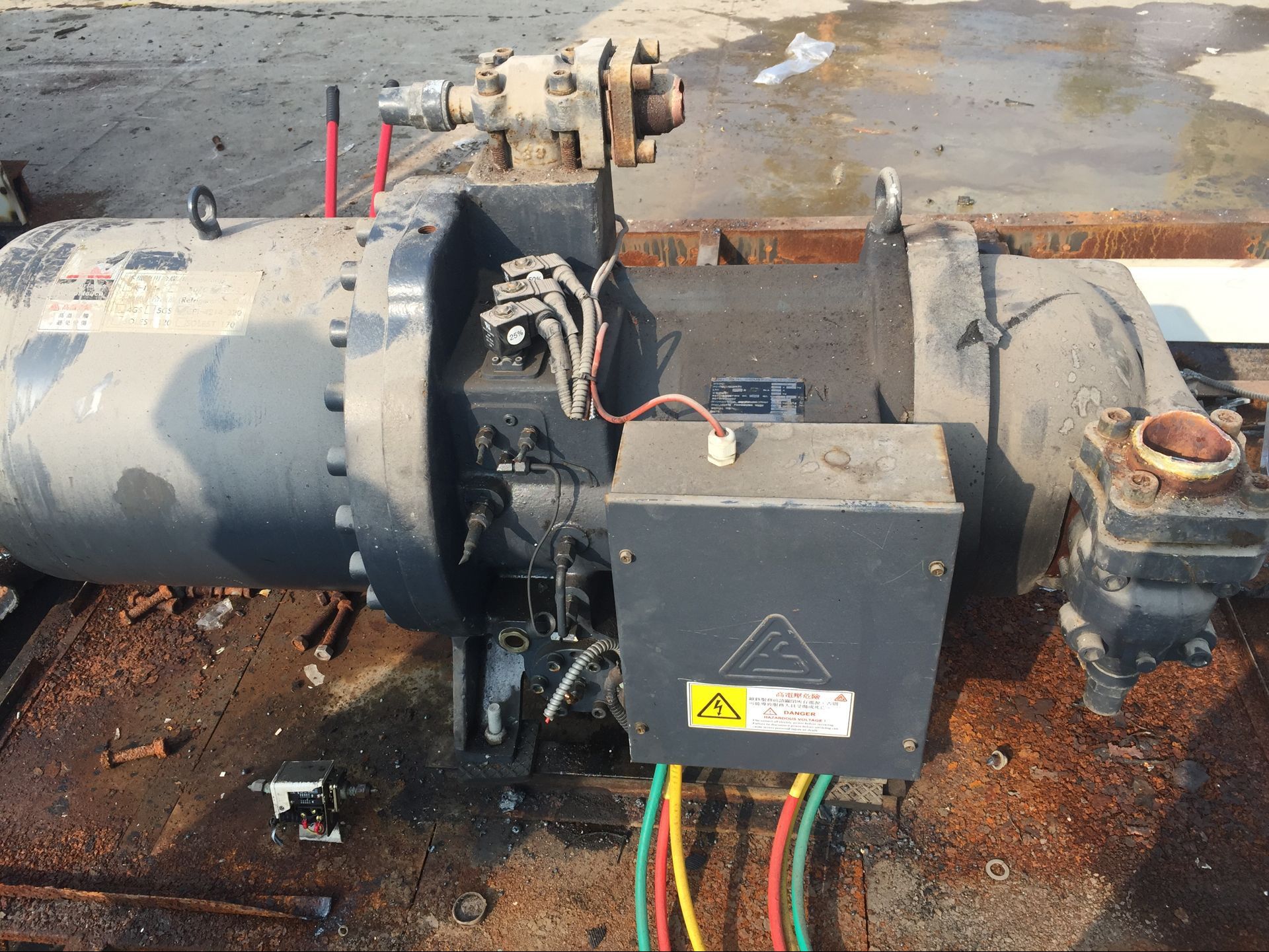 出售二手中央空调复盛螺杆压缩机头200匹sr200