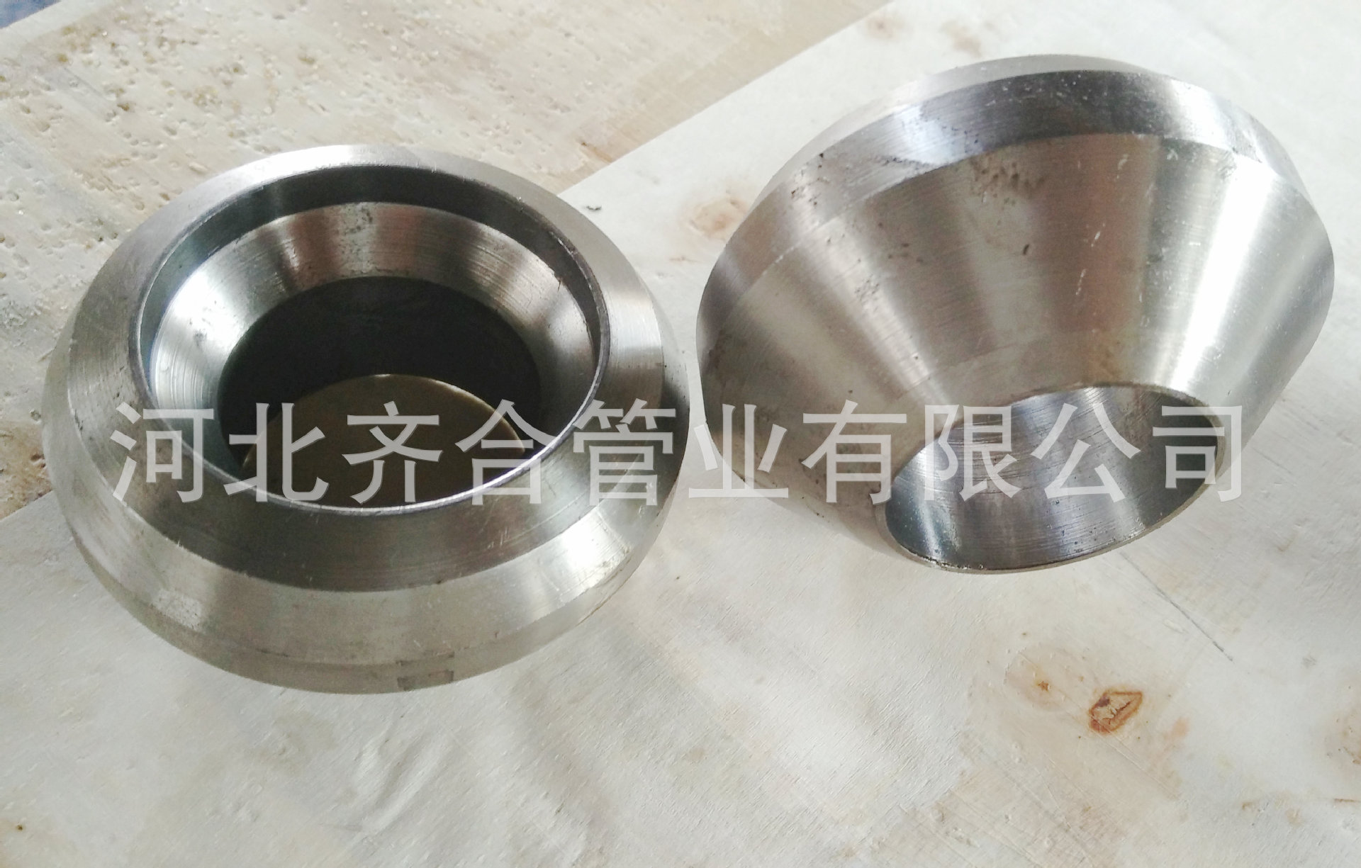 齐合管业批发供应碳钢20号a105对焊支管台 1/2寸-36寸支管台厂家