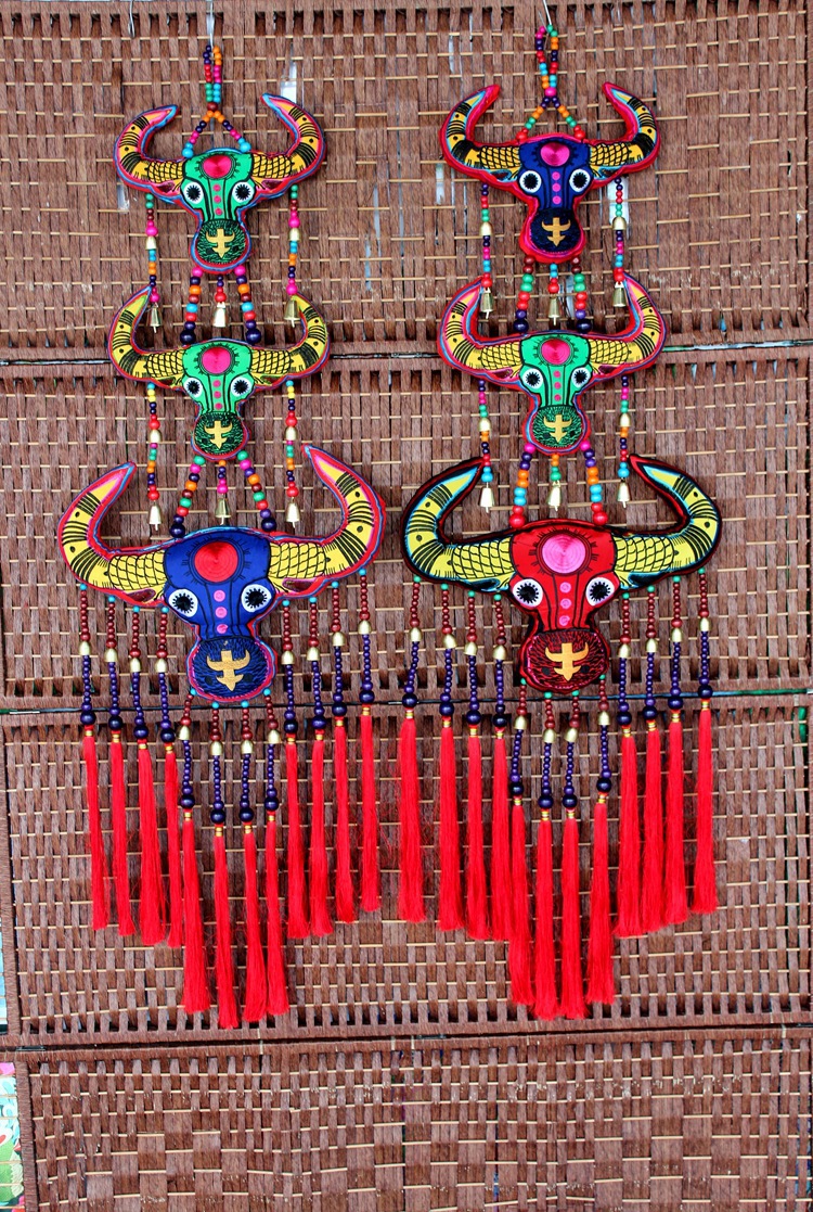 云南民族风三台牛头挂件 刺绣挂饰 洒吧餐厅挂饰 家居壁挂批发