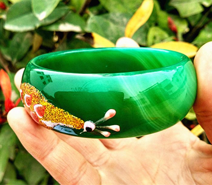 天然玉髓彩绘玛瑙孔雀雕花手镯 宽版花开富贵玛瑙镯子批发