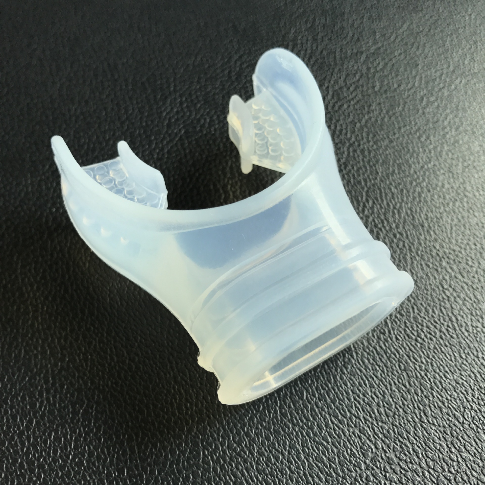 潜水用品 潜水呼吸管咬嘴 水肺浮潜通用型咬嘴 透明硅胶咬嘴