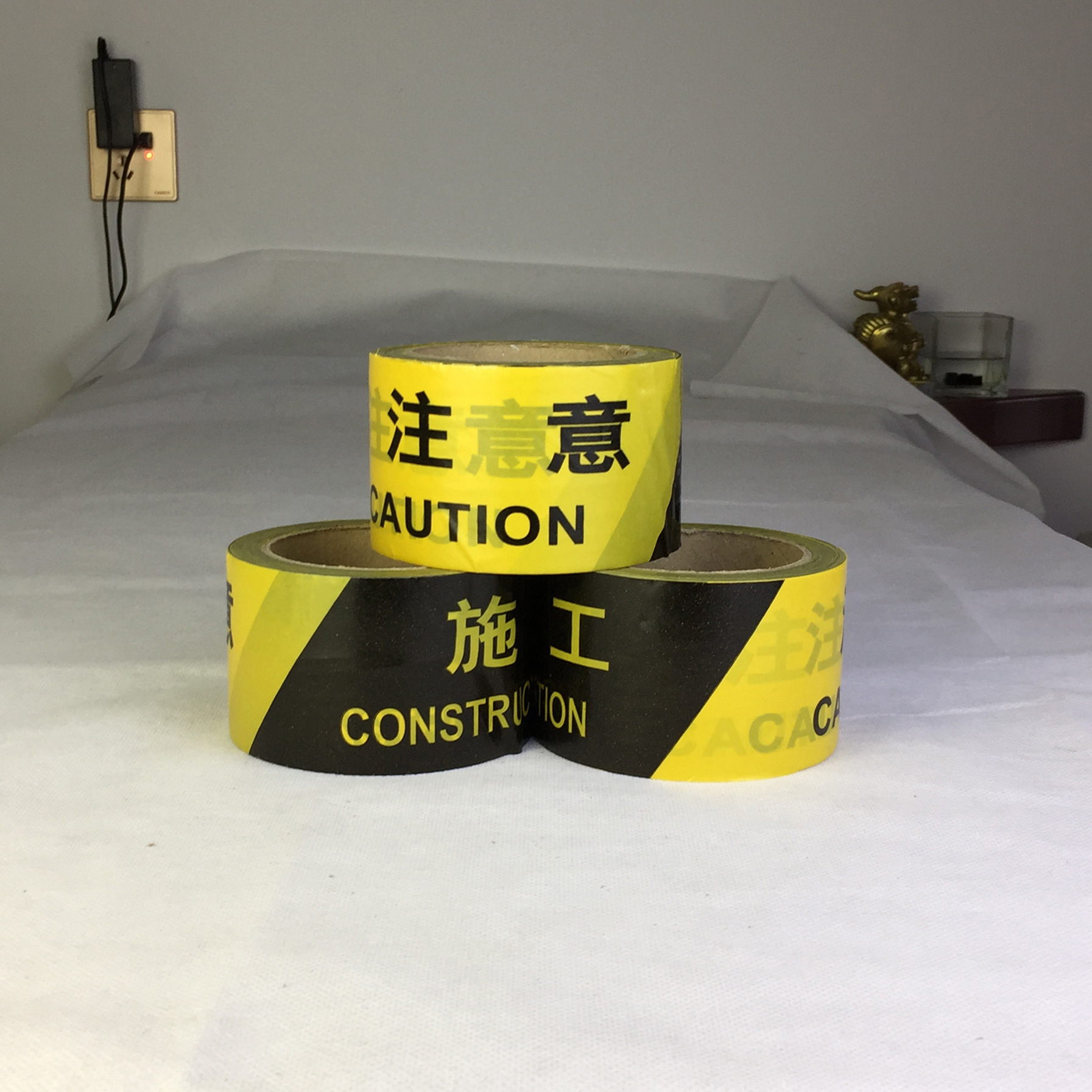 【直销】一次性加厚4丝黄黑施工100m安全警示带警戒线 隔离护栏带