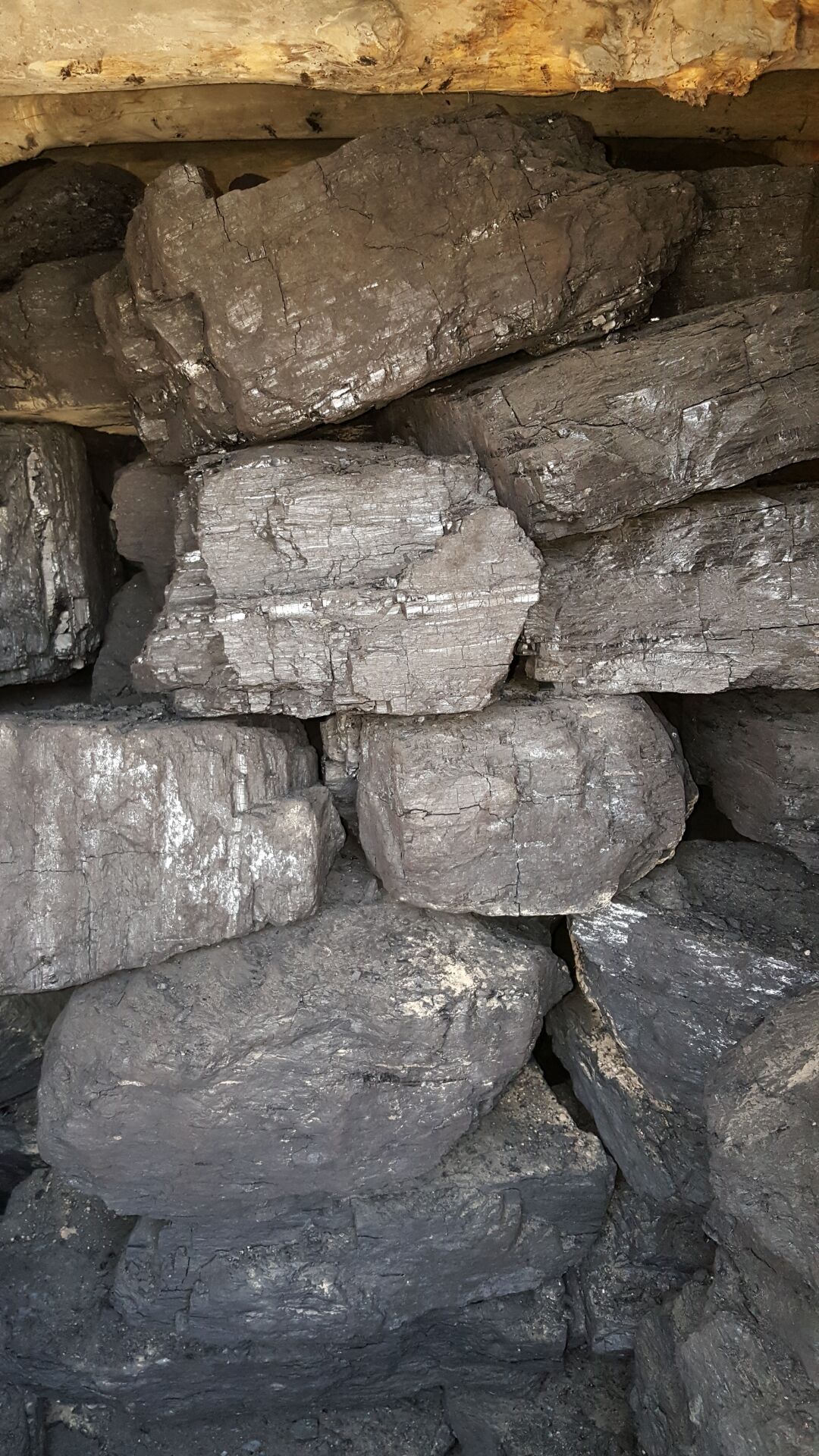 内蒙古鄂尔多斯块煤大中小内蒙煤炭批发