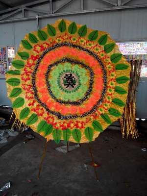 8米丧殡葬纸花圈批发纸成都低价一条龙清明白事用品