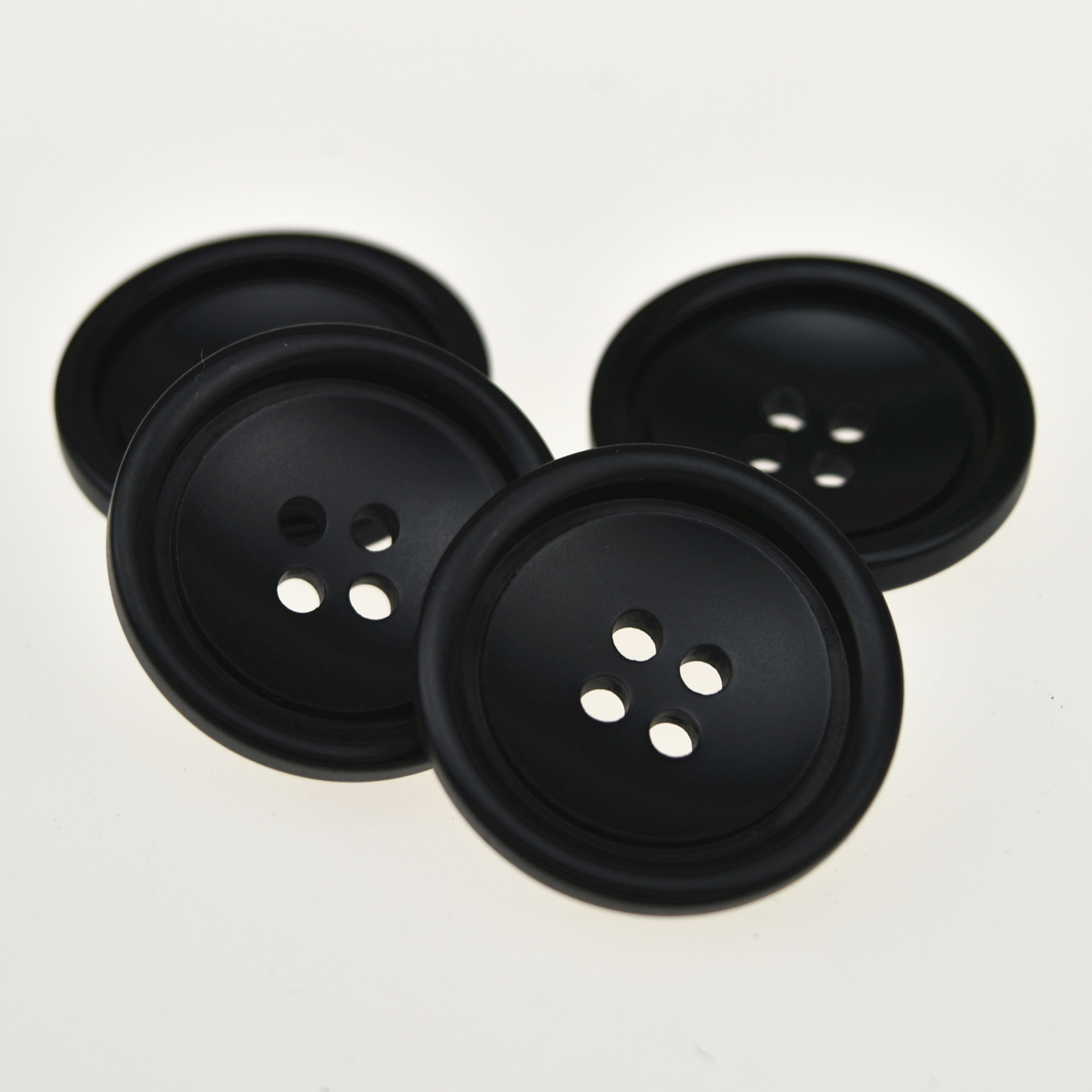 厂家直销碗型小圆边 喷漆磨砂黑色扣子 女装毛呢大衣皮衣树脂纽扣