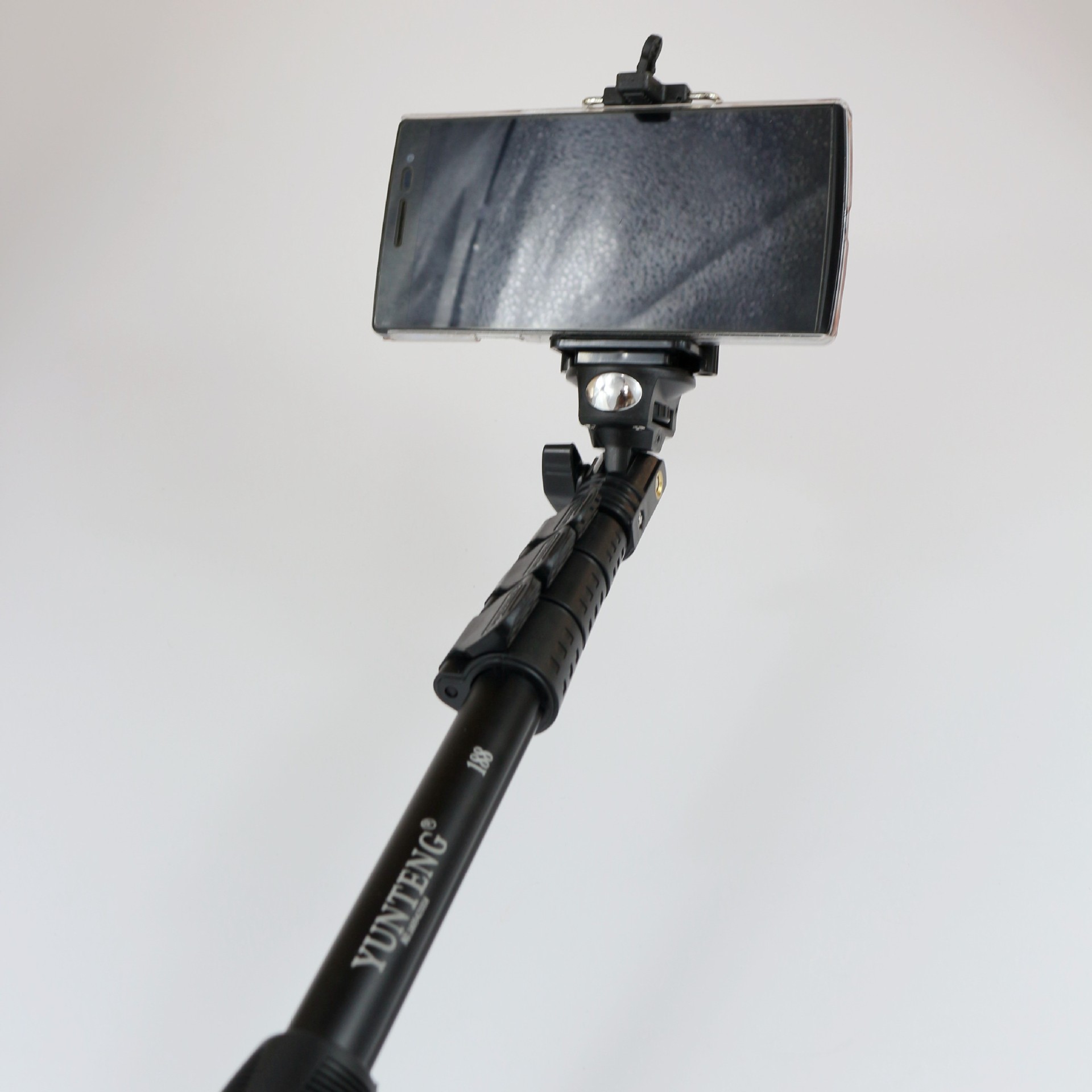 云腾yt188自拍杆相机手机通用自拍站立式三脚架自拍神器