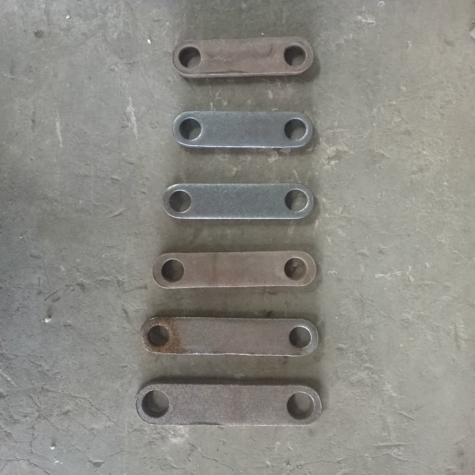 货车拖车钢板 弓子板弹簧配件 固定板 两孔条板