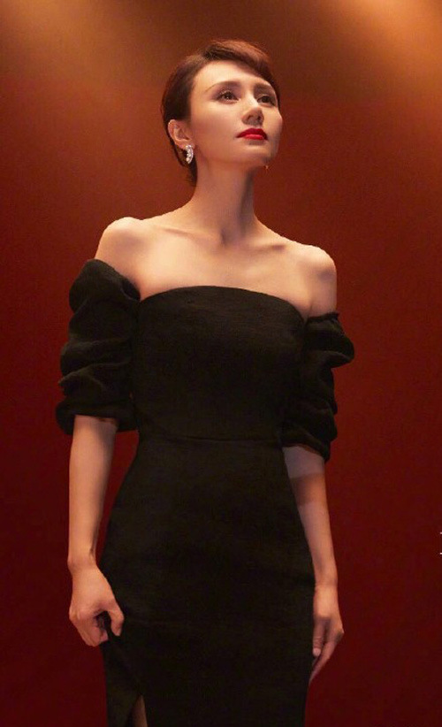 看女星"美人香肩"的谁更撩人!