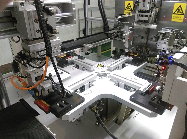 电芯杯槽凹面自动扩边整型切绝缘胶贴胶 锂电池凹面自动贴胶机