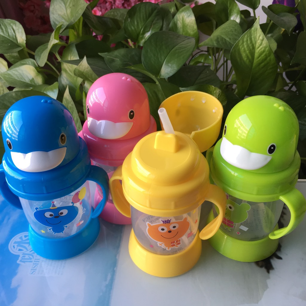 供应儿童水杯水壶带手柄吸管杯可爱小鸭子杯背带水壶