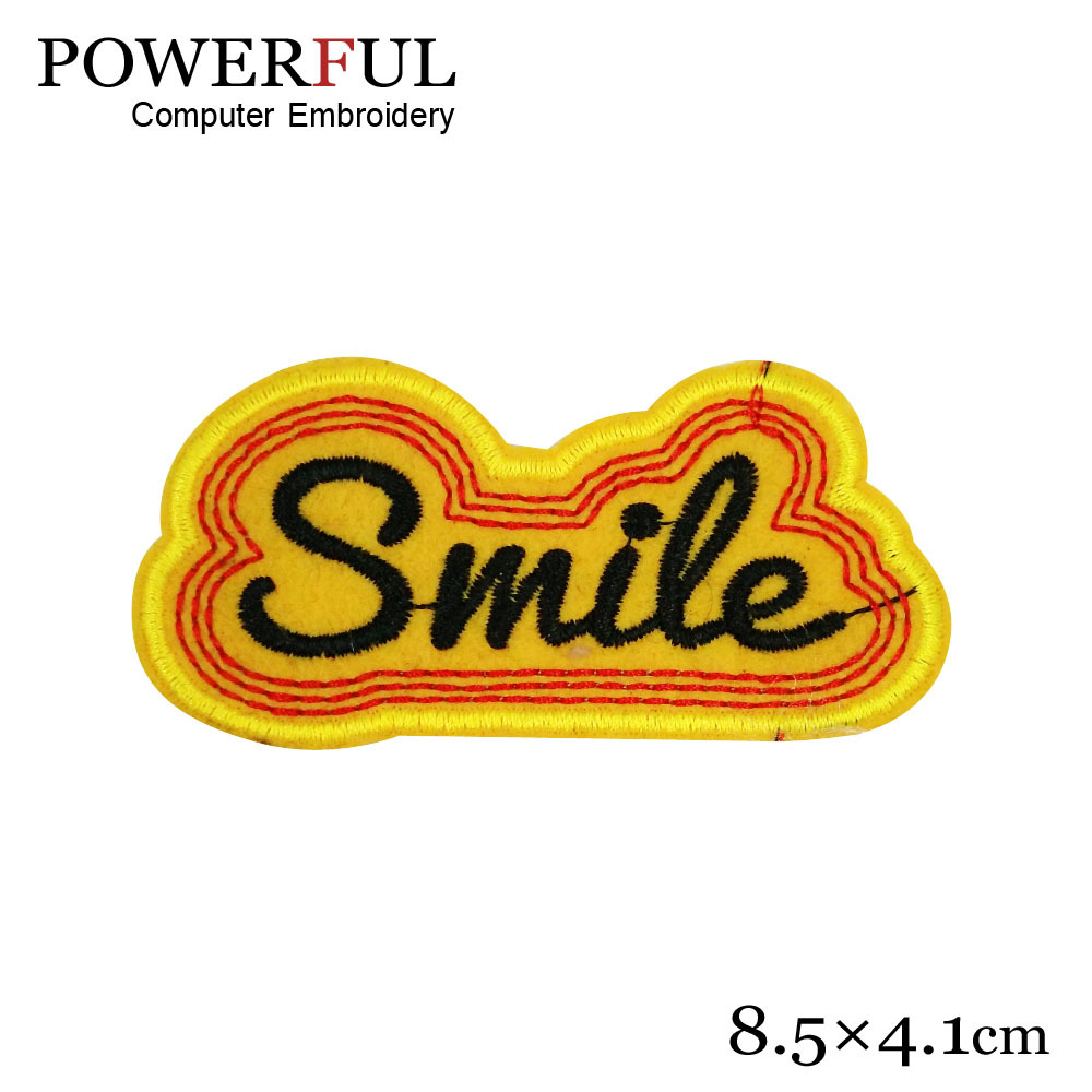 刺绣胸章厂家 黄色字母绣花标 smile英文 服饰手提袋背包装饰布贴